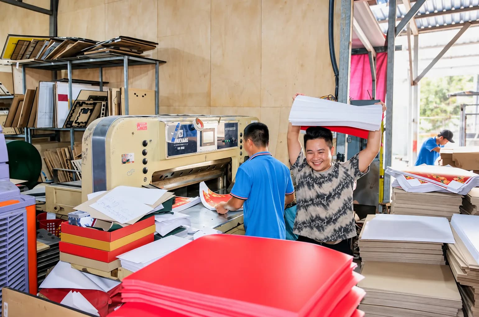 Nhận file và tư vấn tại xưởng